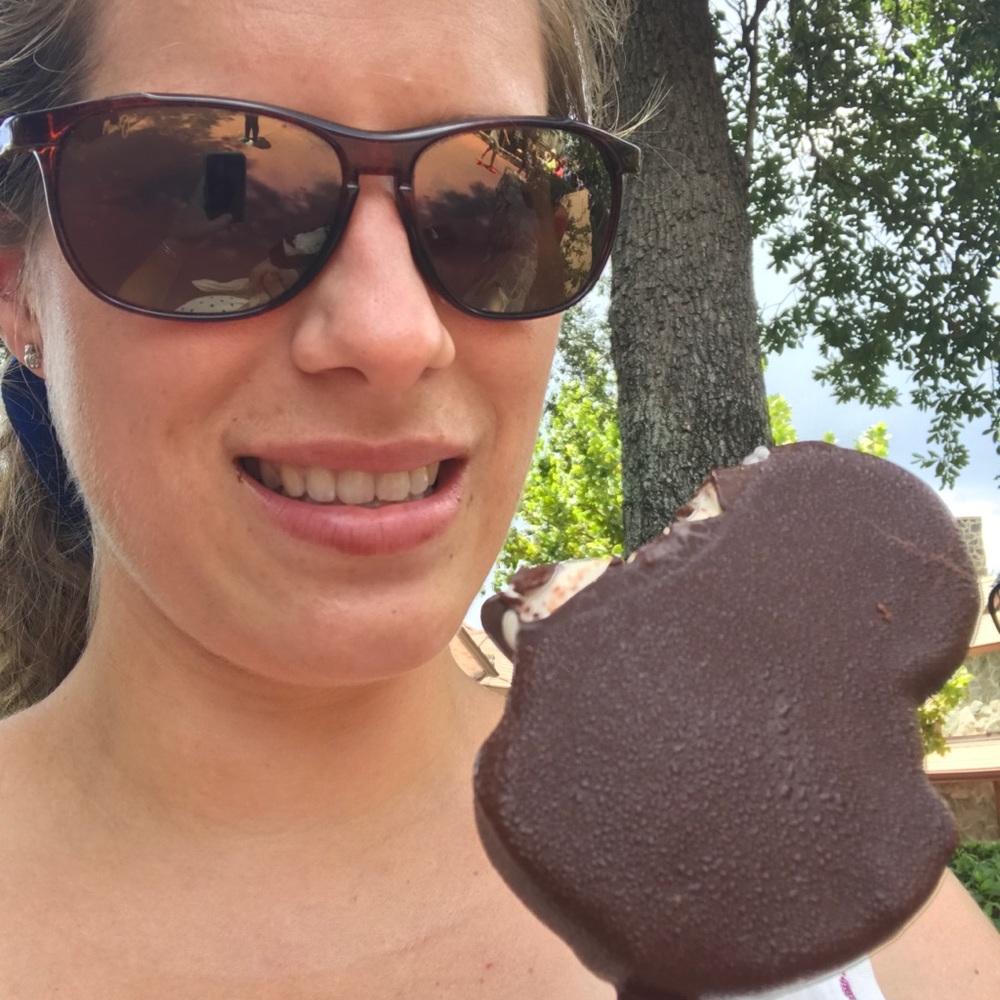 Meet your Posher, Emilie